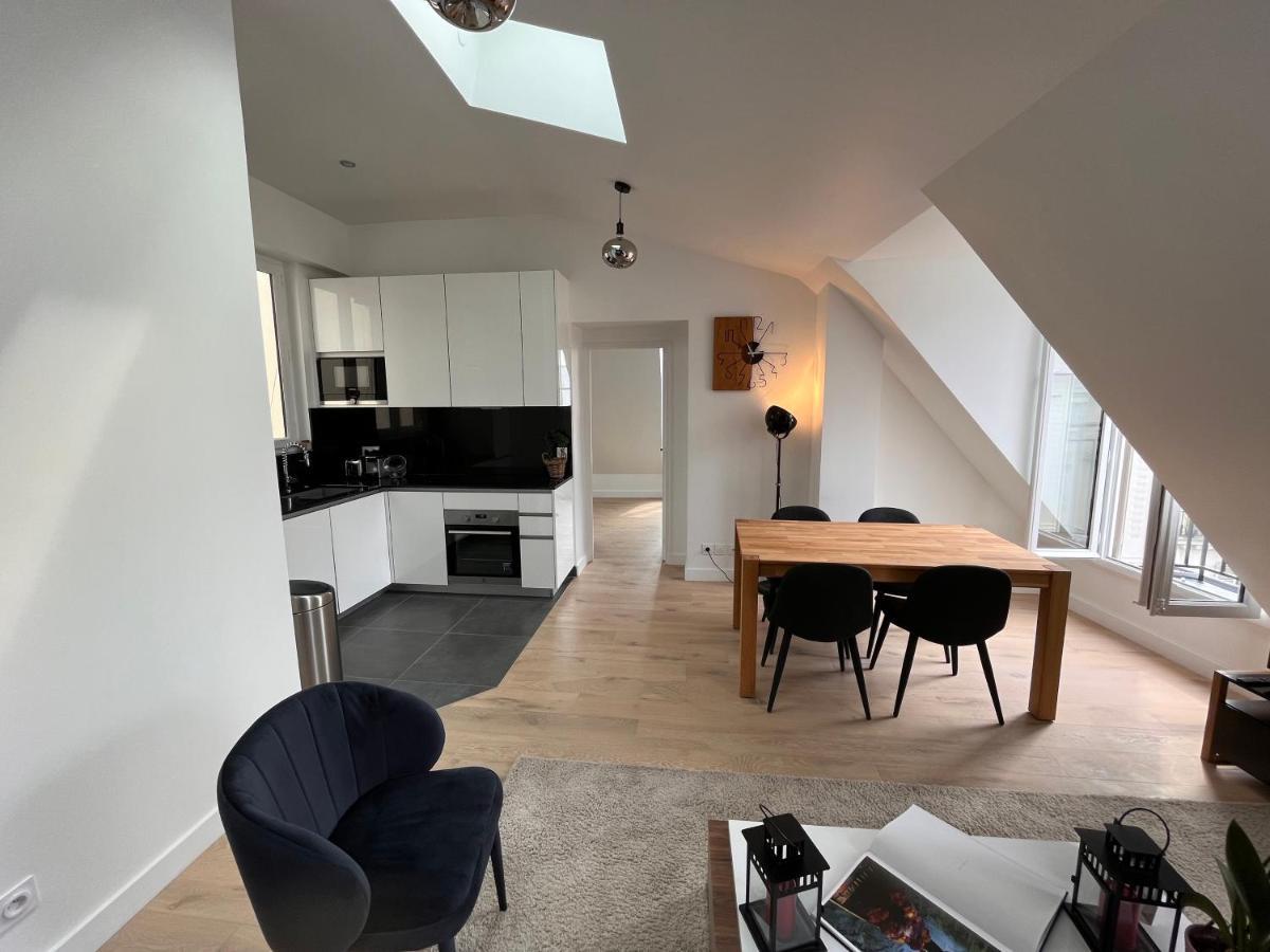 Luxury Apartment Elysees Parigi Esterno foto